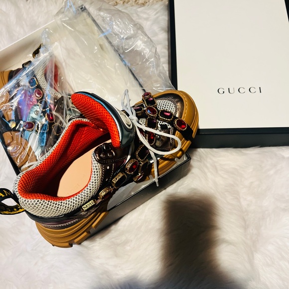 Gucci sneaker size 10 wore twice, Awesome condition dust bags and box - Picture 1 of 8